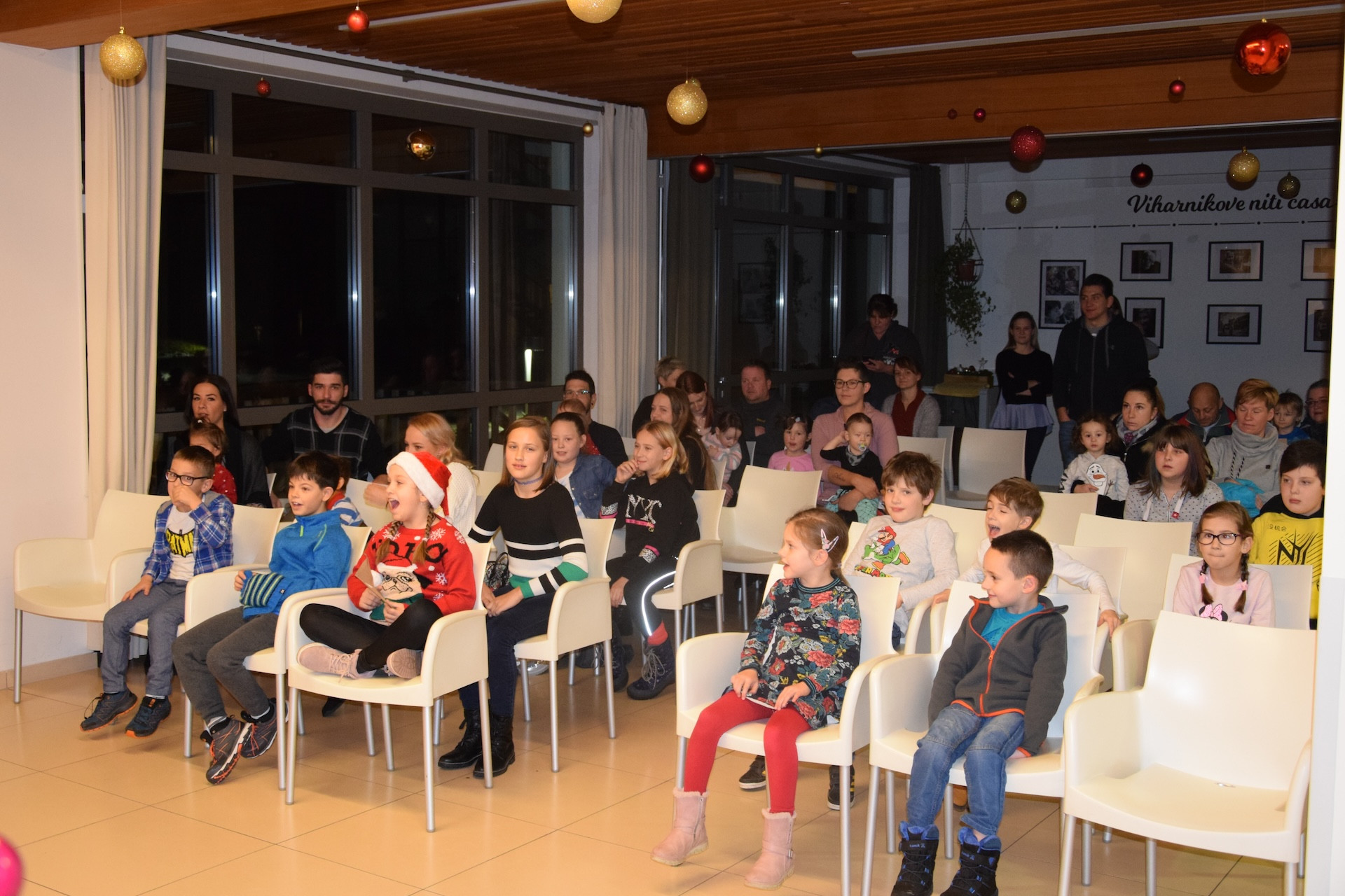 Dedek Mraz prišel je med nas