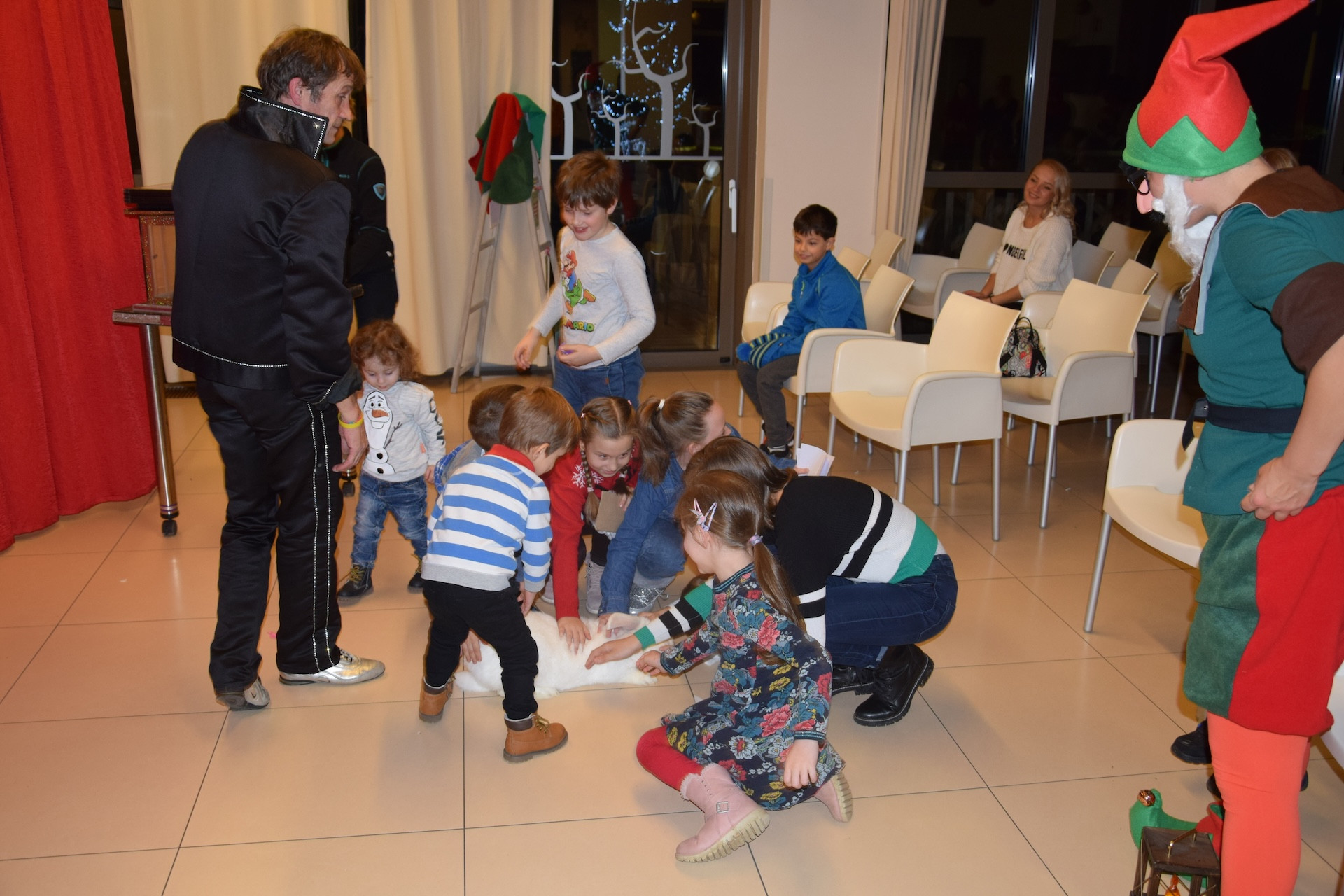 Dedek Mraz prišel je med nas