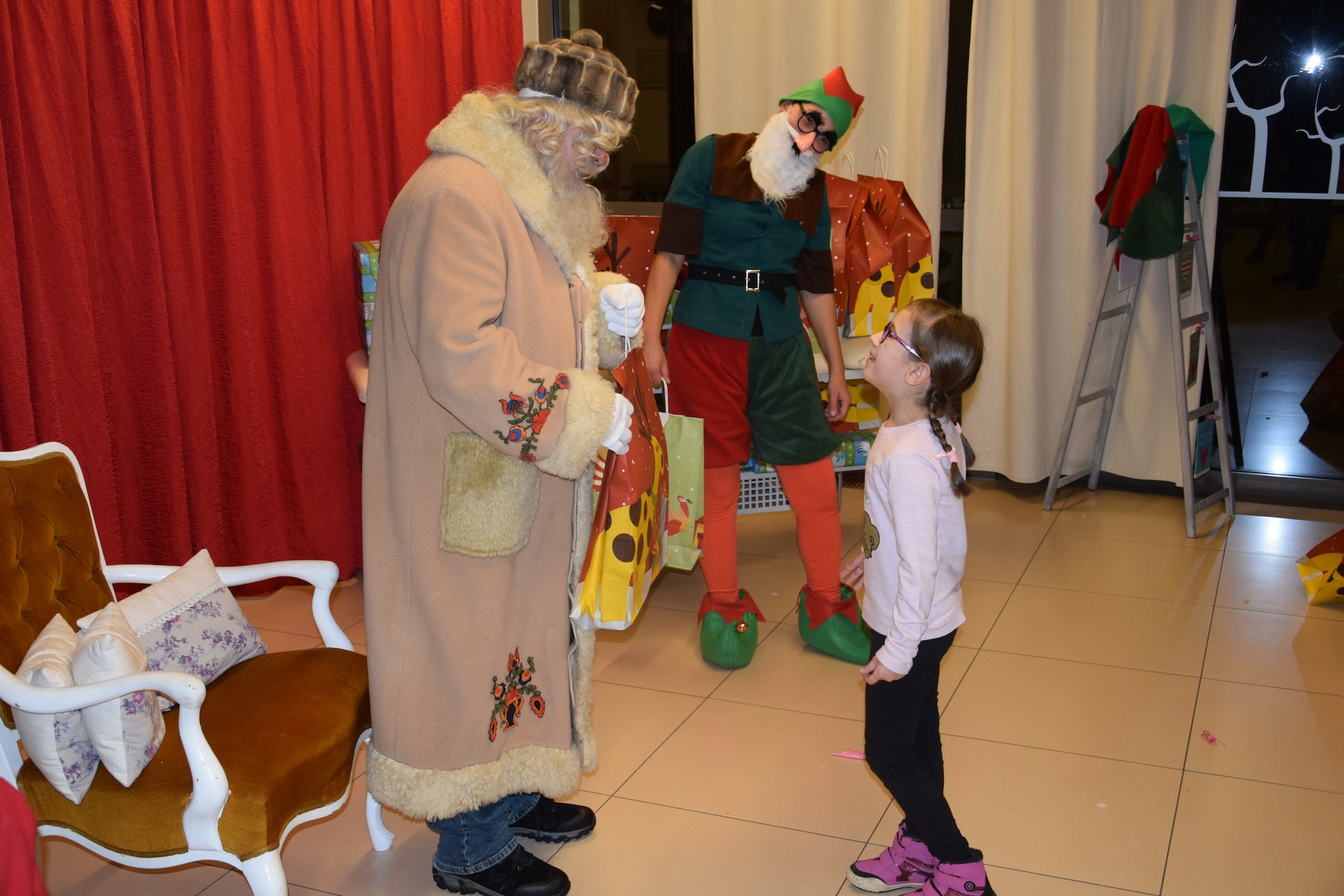 Dedek Mraz prišel je med nas