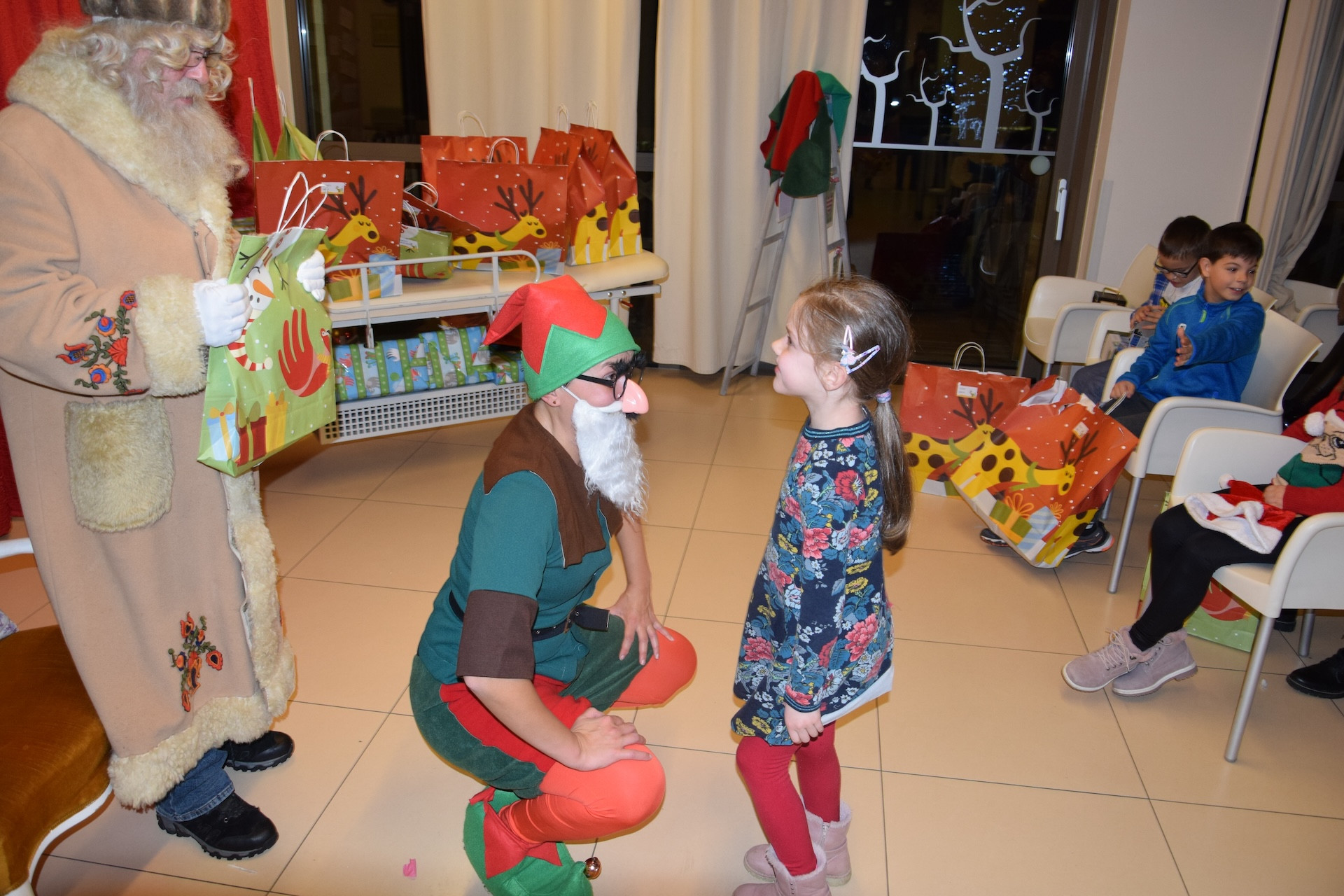 Dedek Mraz prišel je med nas