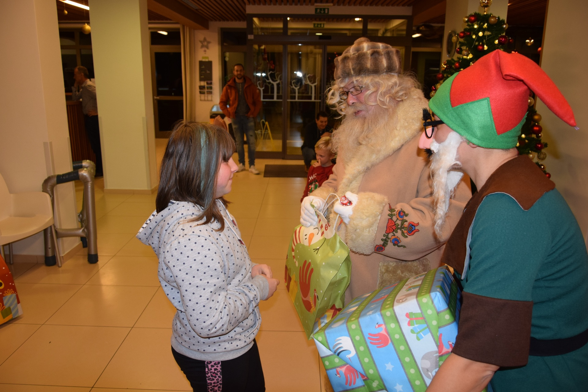 Dedek Mraz prišel je med nas