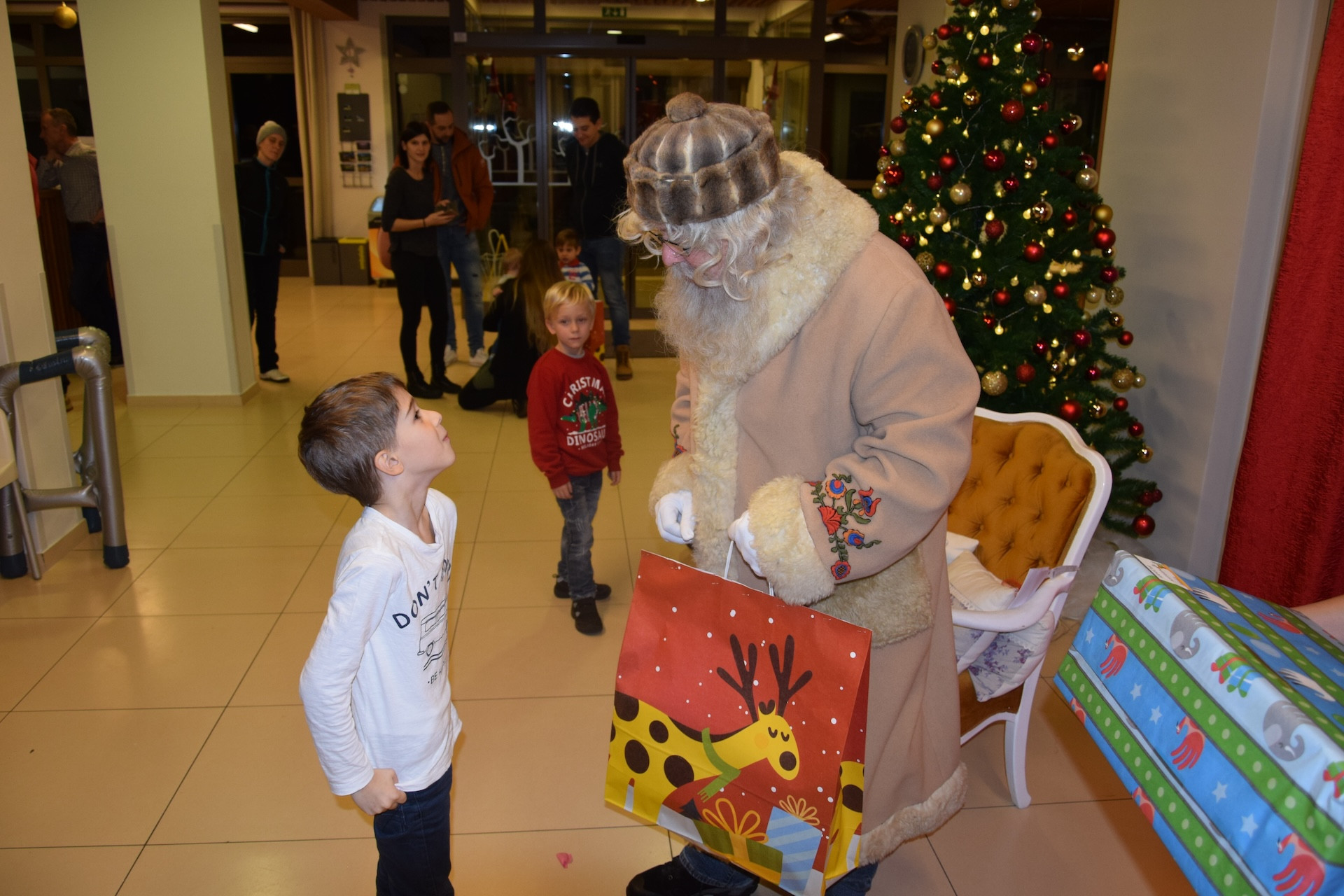 Dedek Mraz prišel je med nas