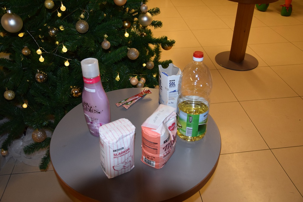 Dedek Mraz spet prišel je med nas