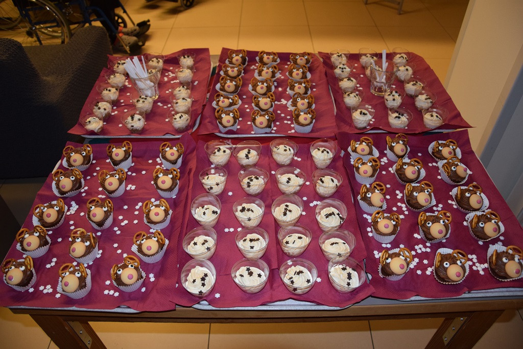 Dedek Mraz spet prišel je med nas