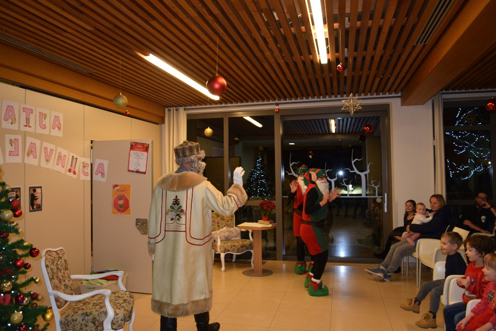 Dedek mraz za otroke zaposlenih