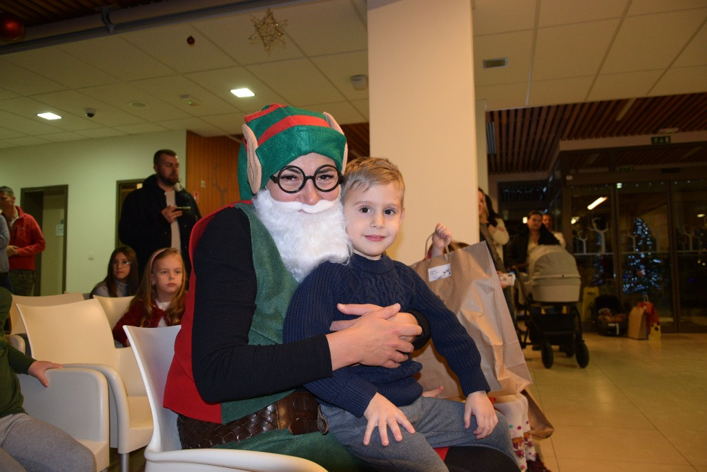 Dedek mraz za otroke zaposlenih