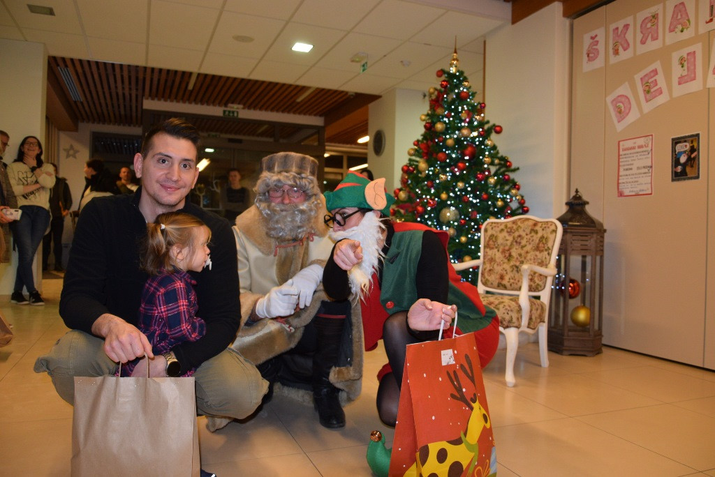 Dedek mraz za otroke zaposlenih