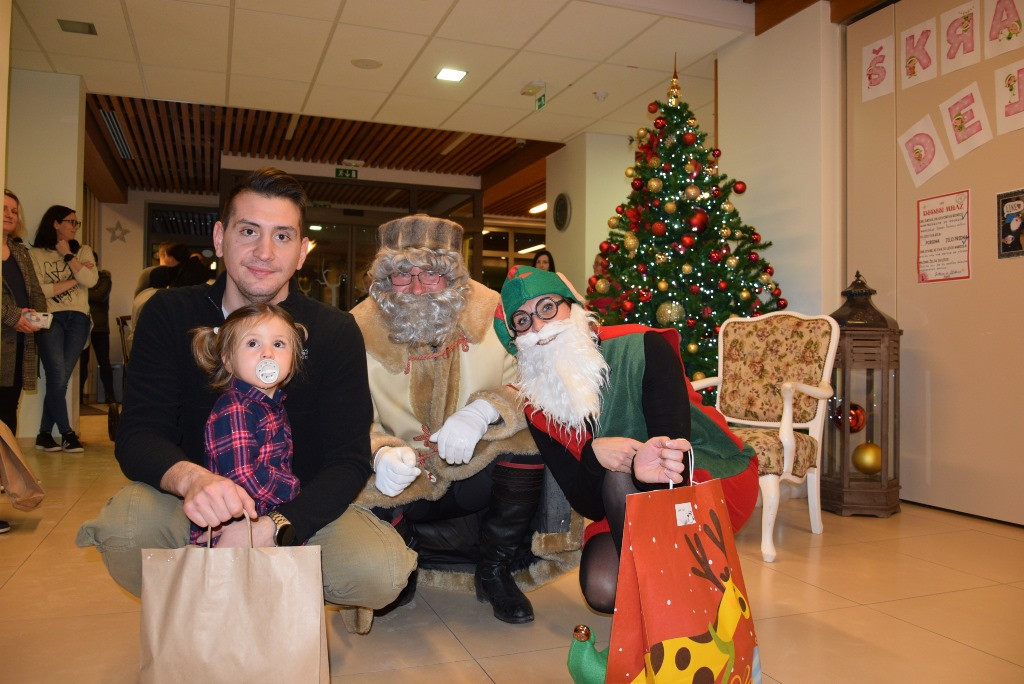 Dedek mraz za otroke zaposlenih