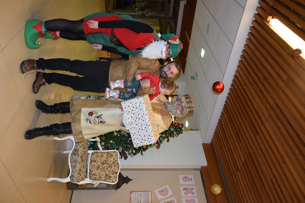 Dedek mraz za otroke zaposlenih