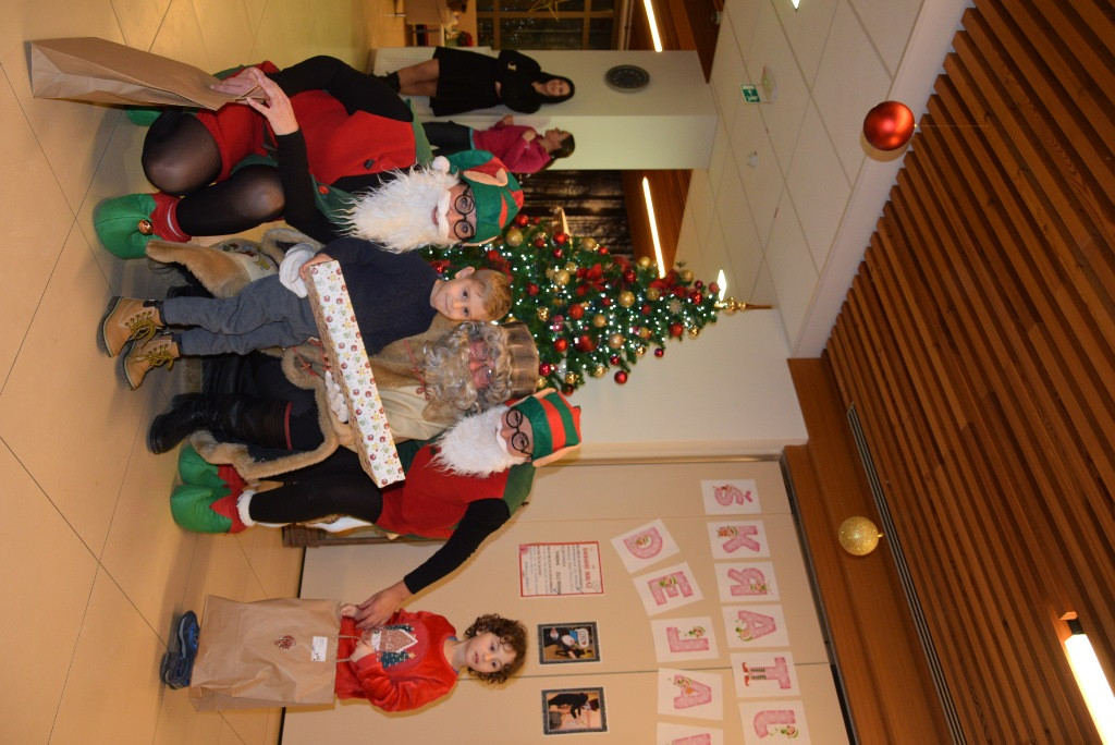 Dedek mraz za otroke zaposlenih