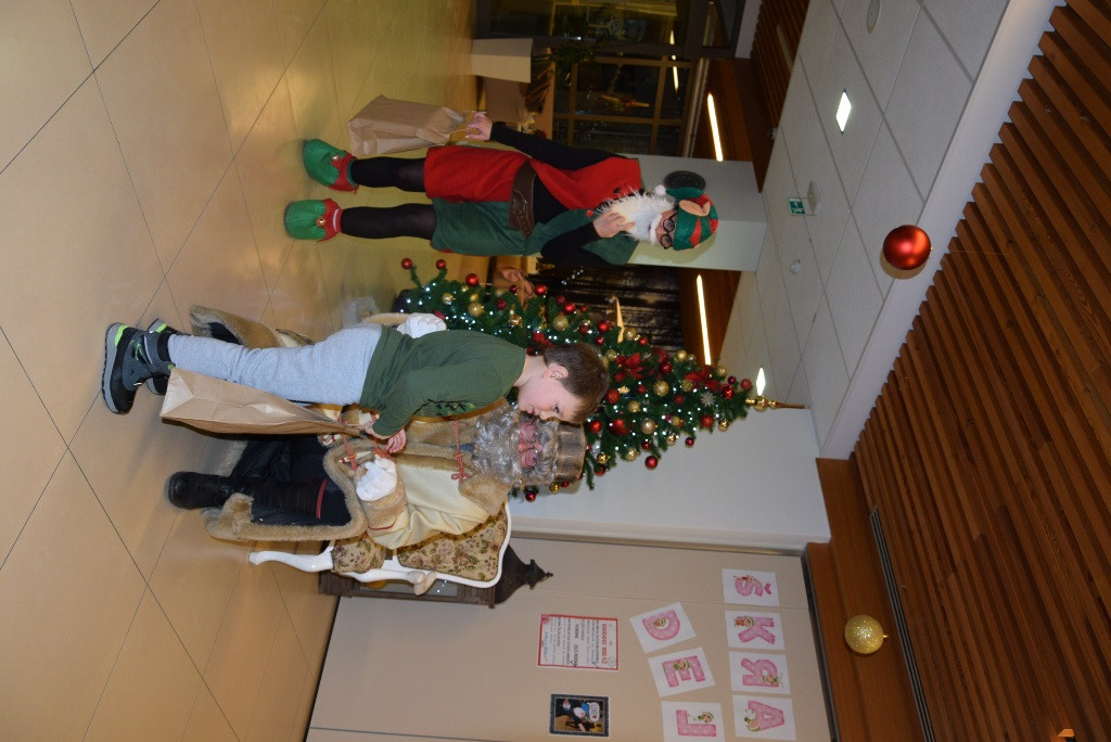 Dedek mraz za otroke zaposlenih