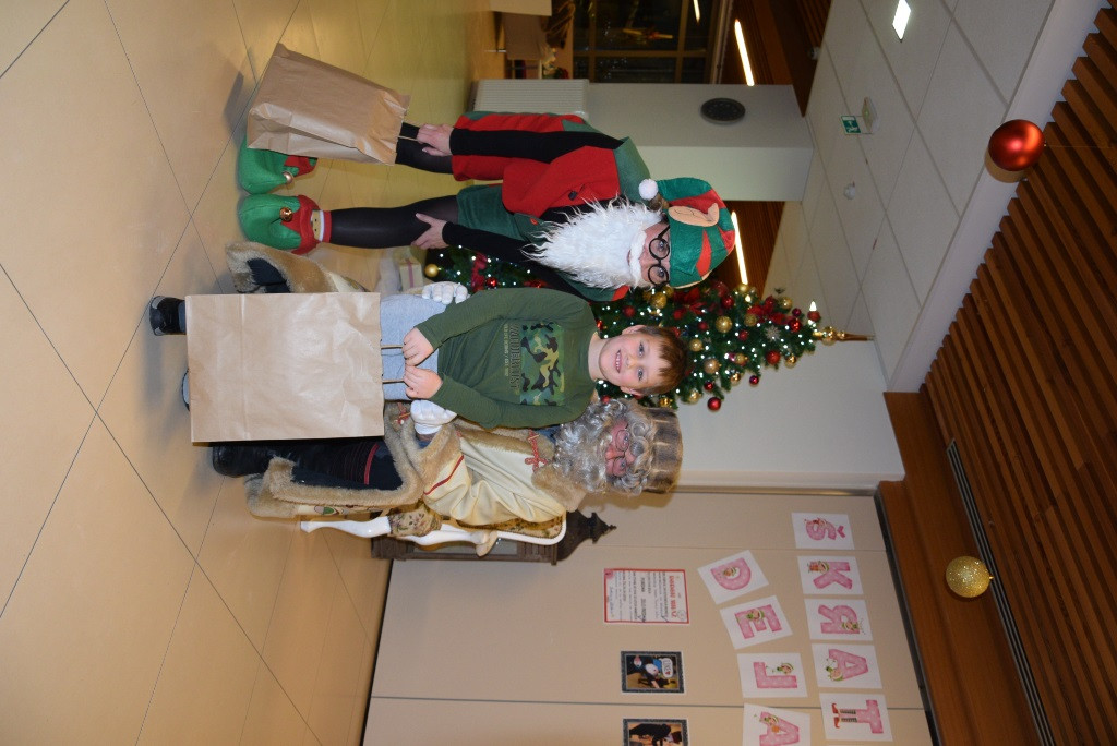 Dedek mraz za otroke zaposlenih