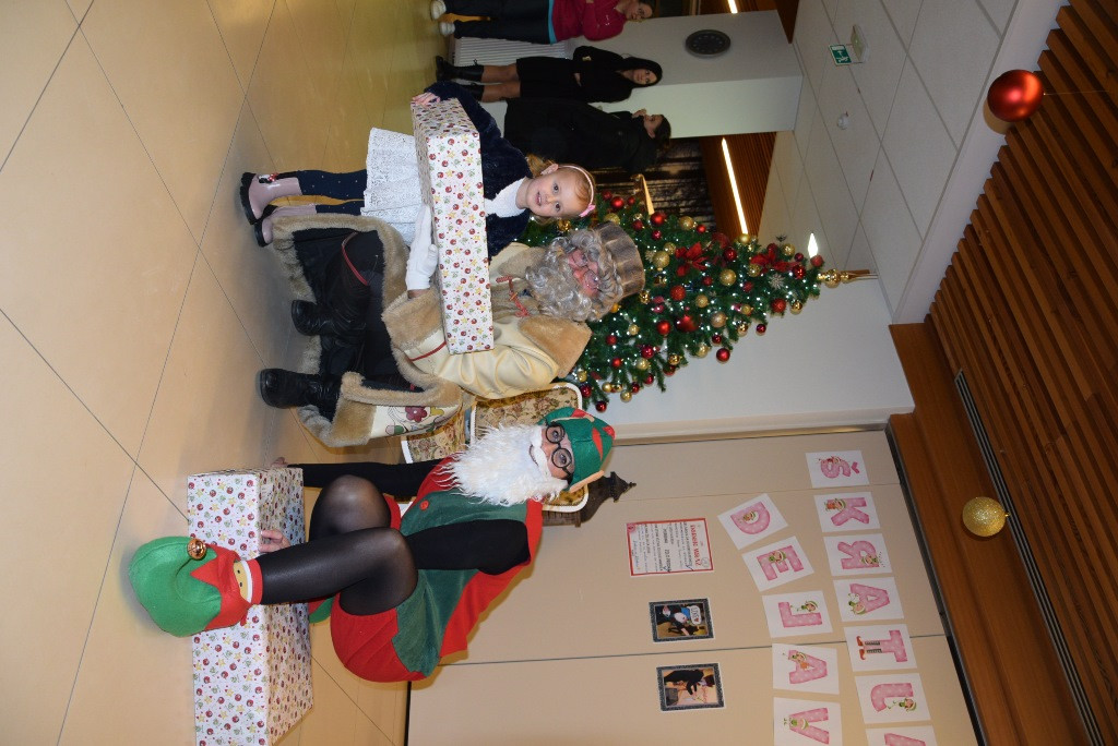 Dedek mraz za otroke zaposlenih