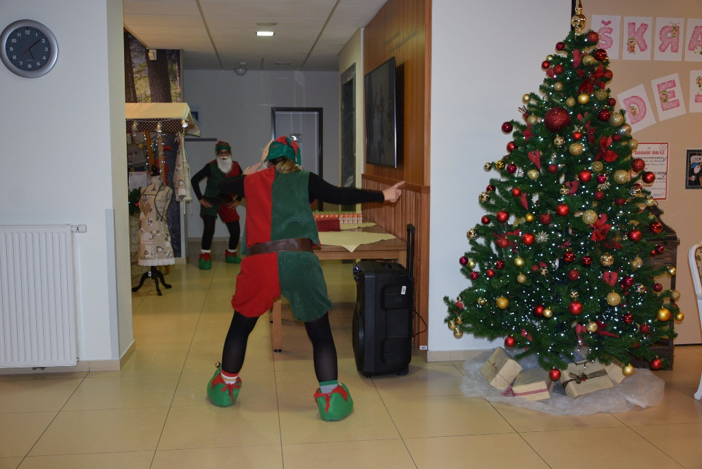 Dedek mraz za otroke zaposlenih