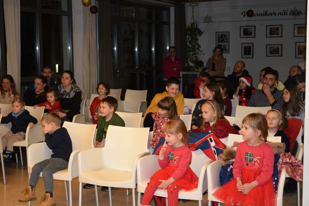 Dedek mraz za otroke zaposlenih