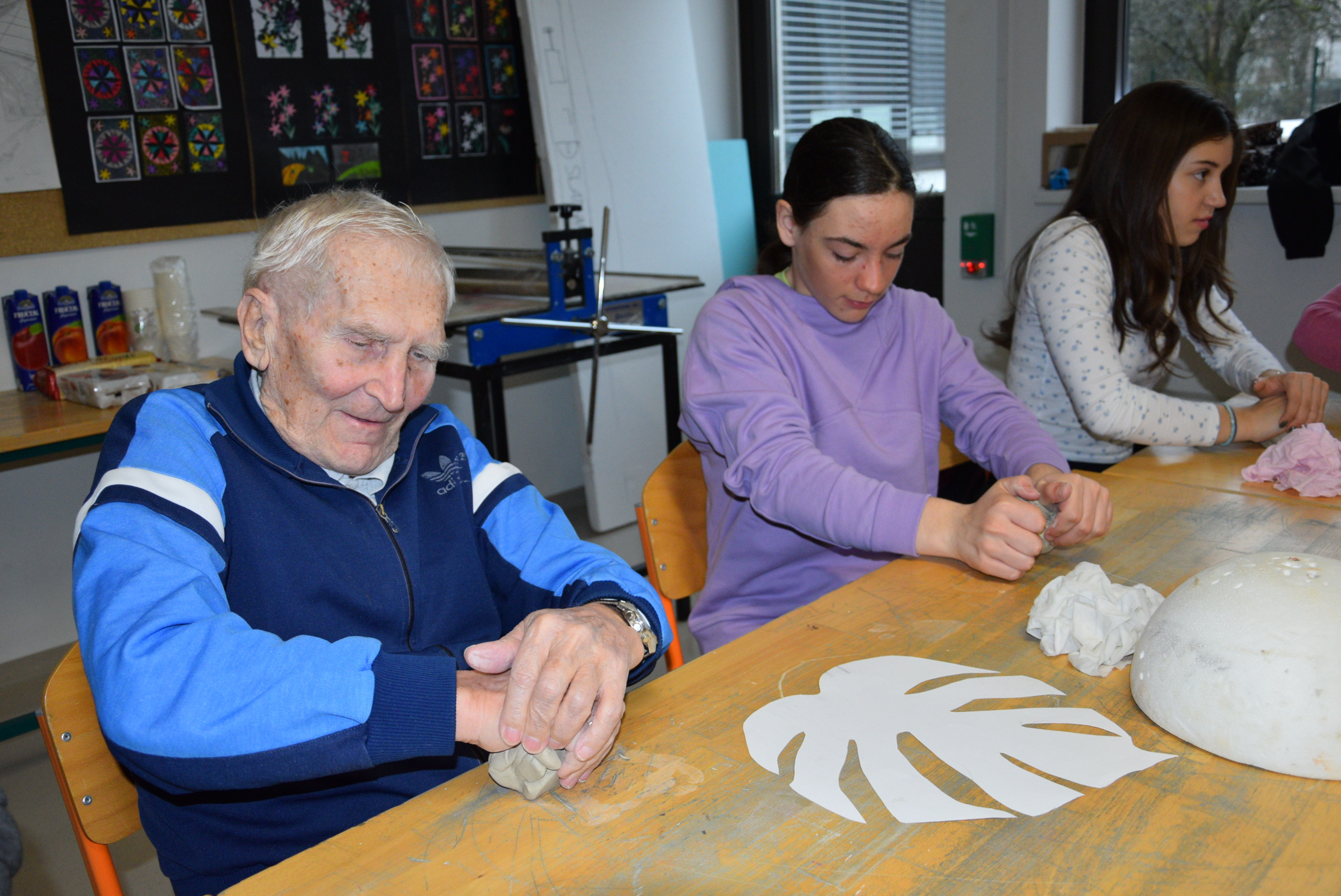 Delavnica z glino v OŠ Josipa Vandota