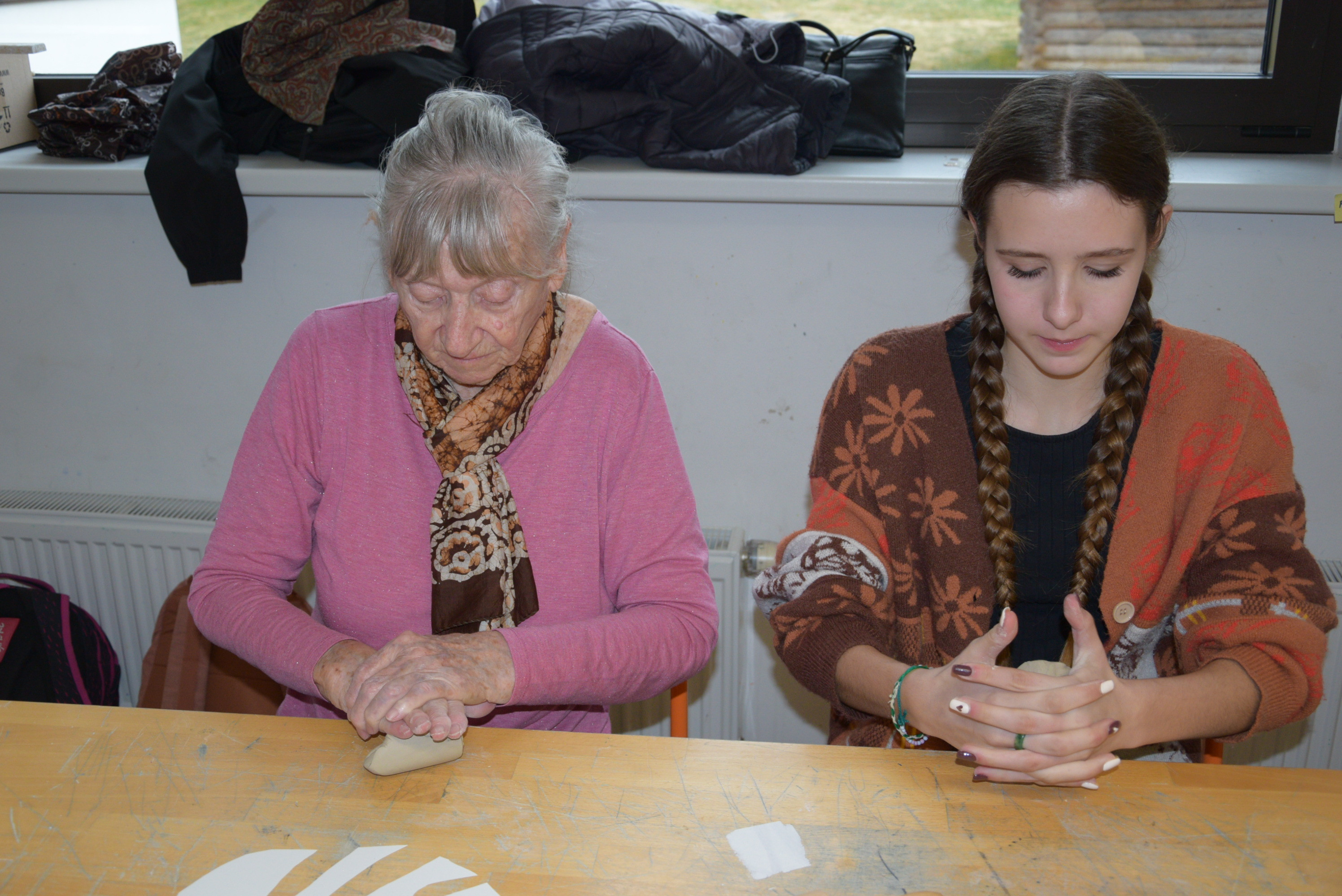 Delavnica z glino v OŠ Josipa Vandota