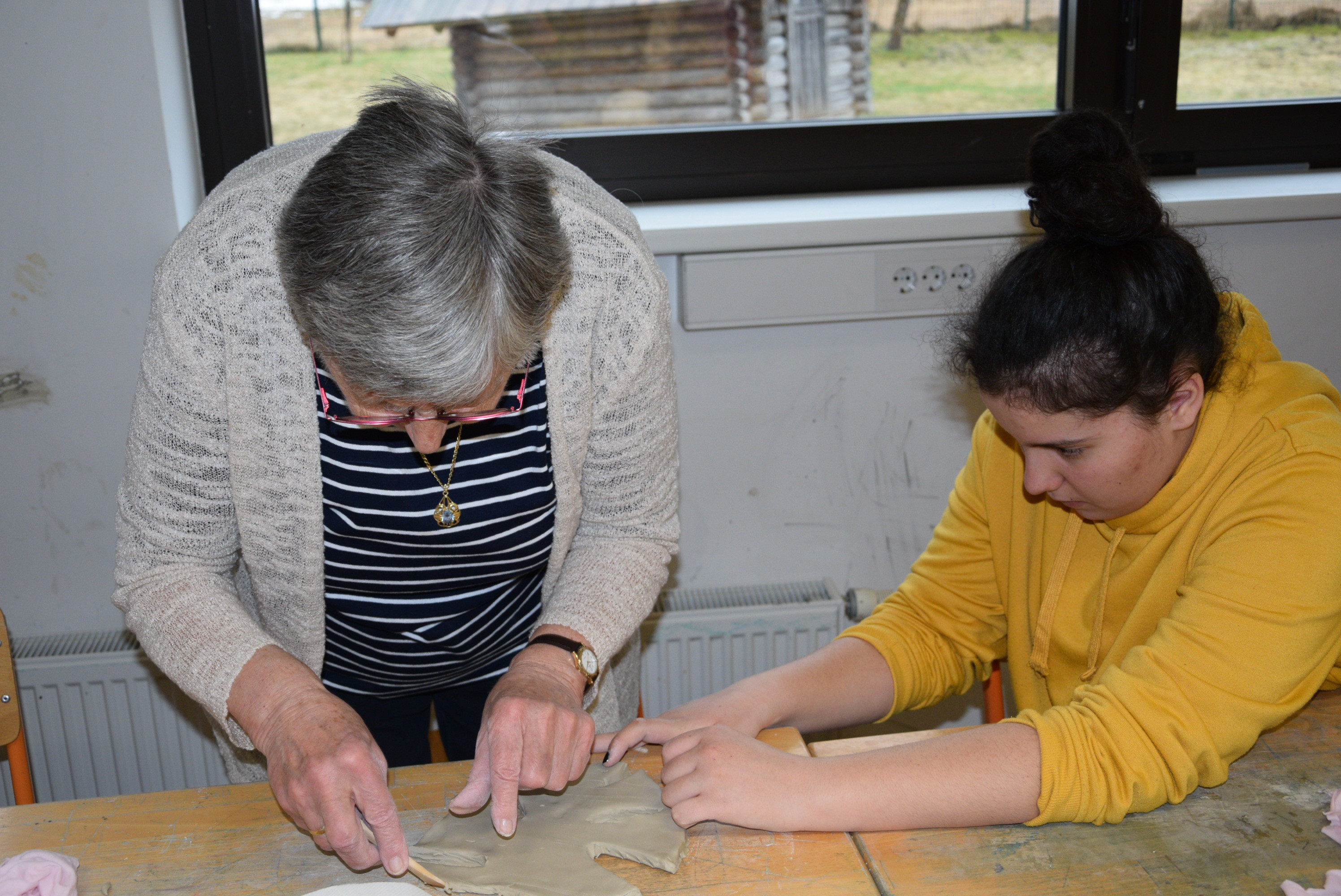 Delavnica z glino v OŠ Josipa Vandota