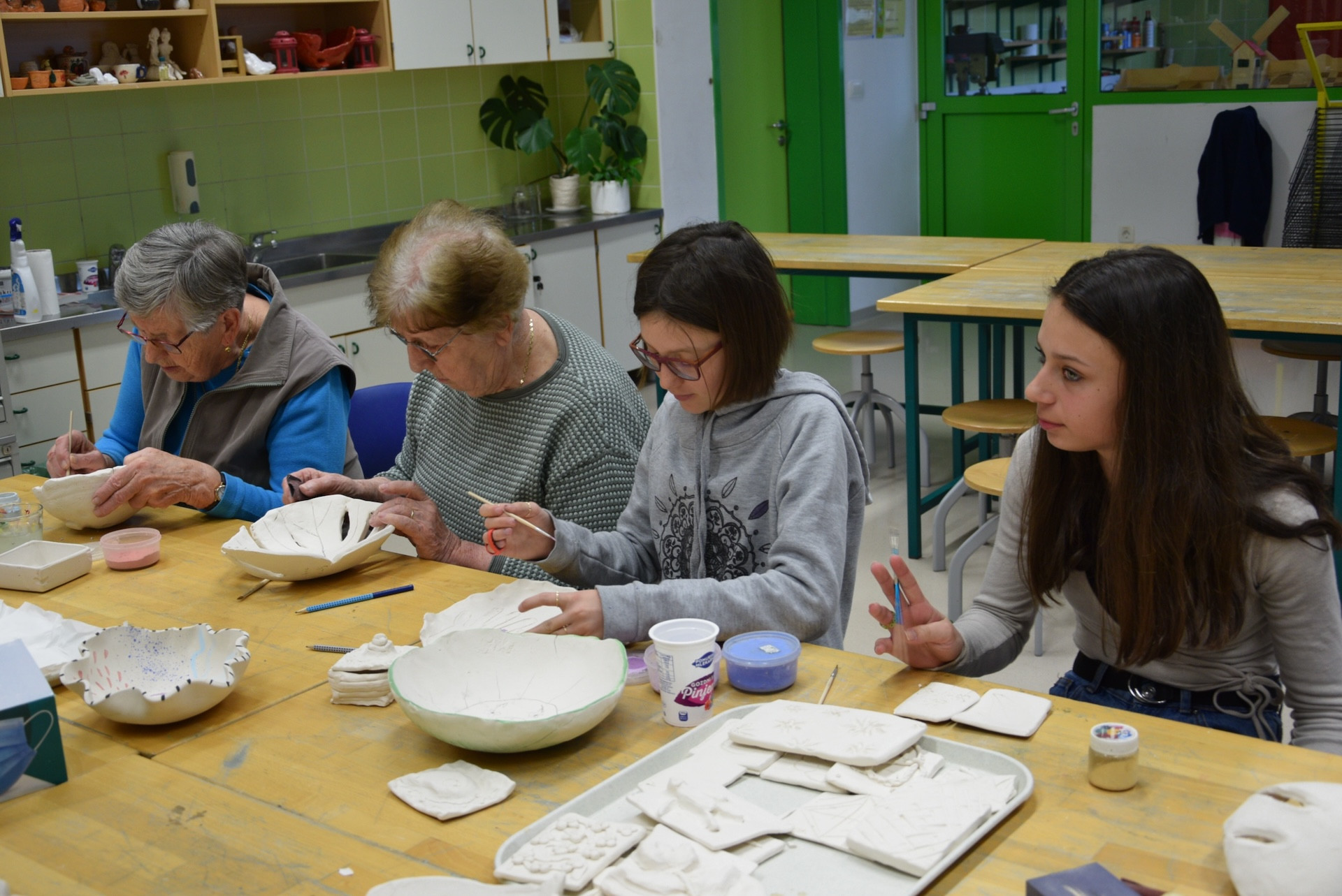 Delavnica z glino v OŠ Josipa Vandota