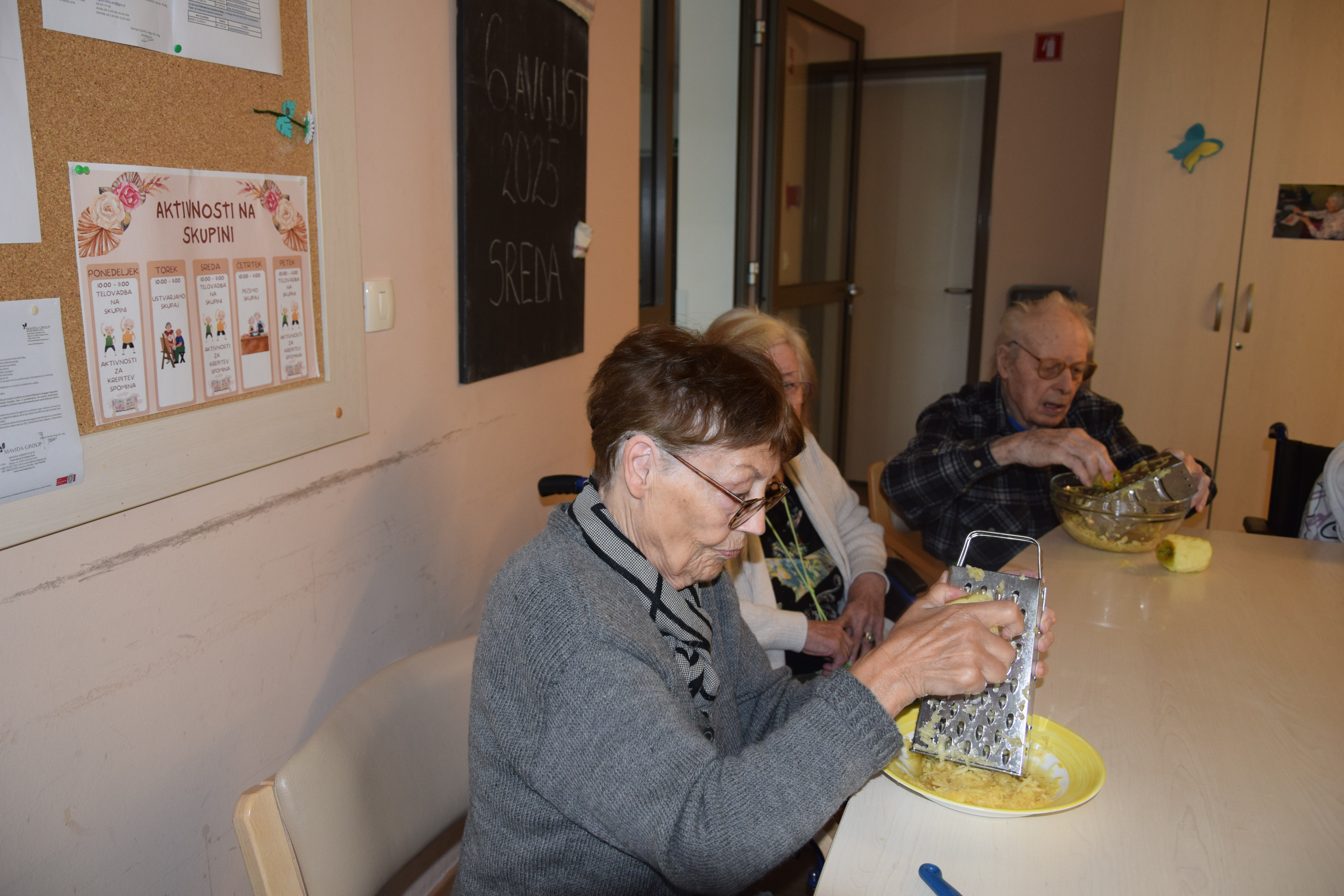 Delavnice po skupinah v avgustu