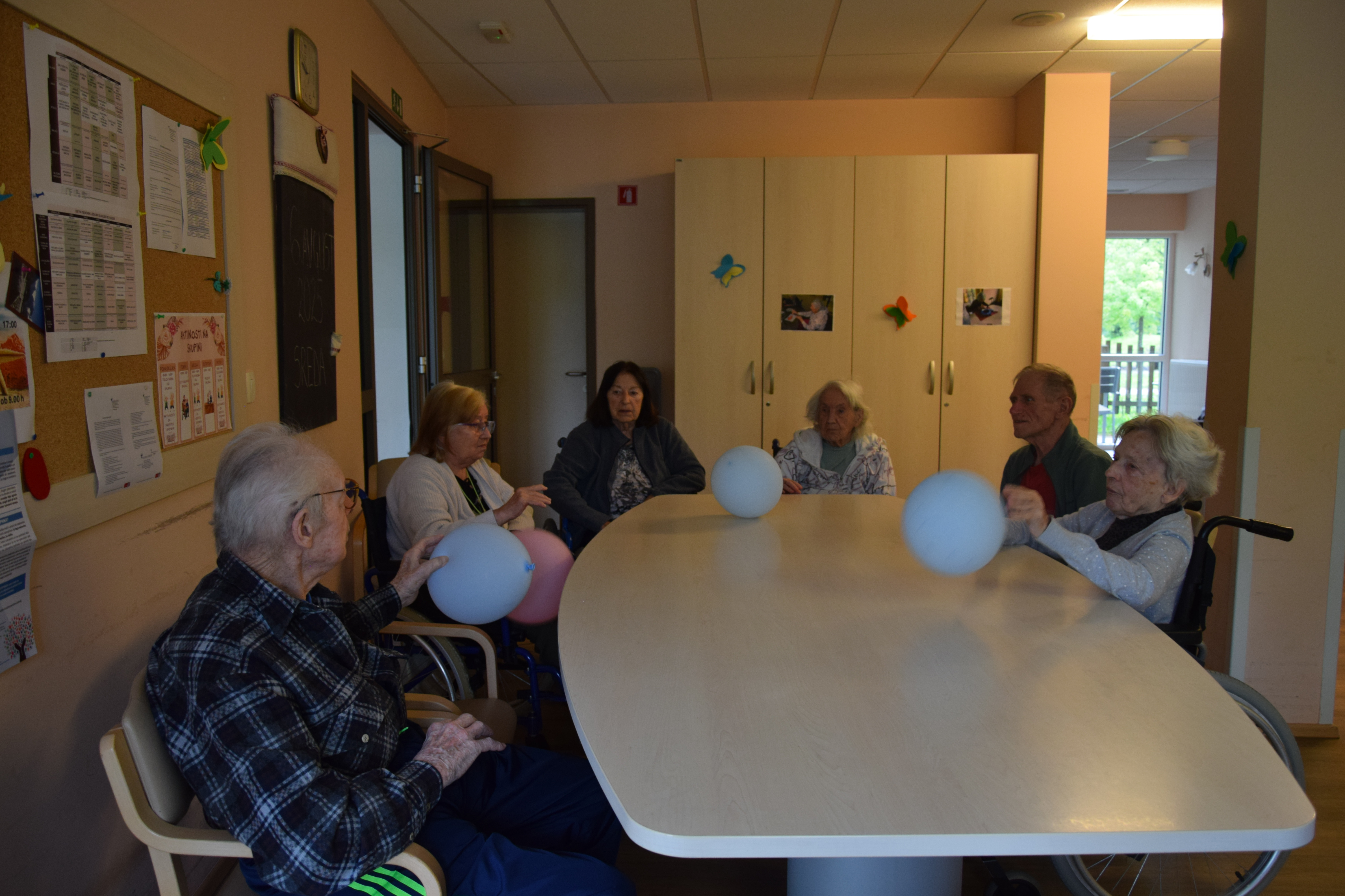 Delavnice po skupinah v avgustu