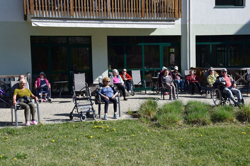 Dom Viharnik odet v melodije harmonike