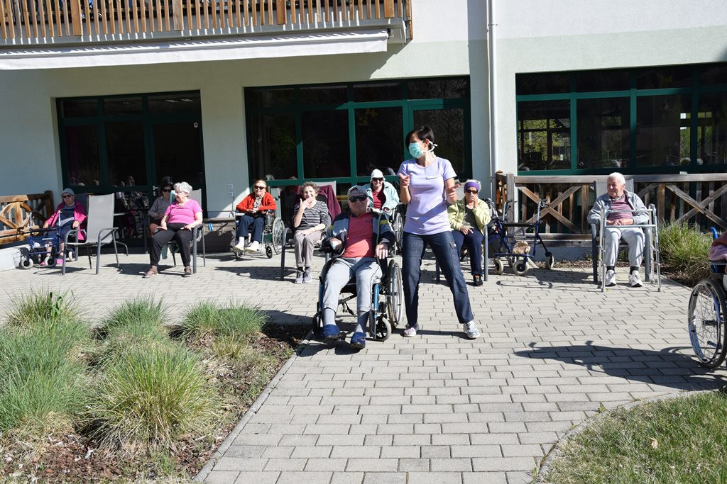 Dom Viharnik odet v melodije harmonike