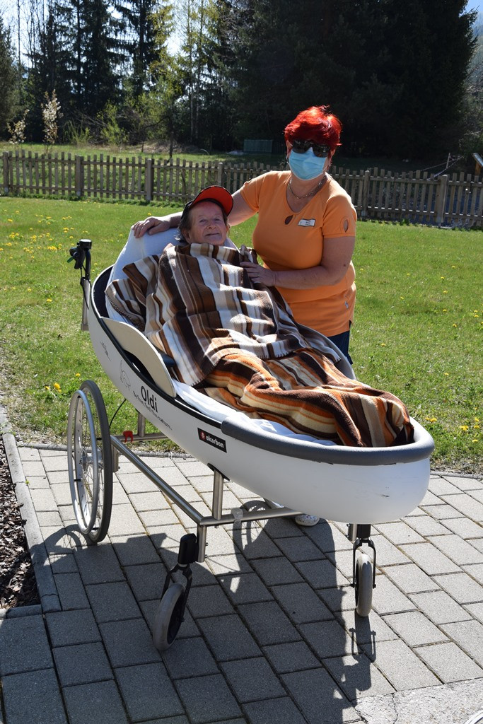 Dom Viharnik odet v melodije harmonike