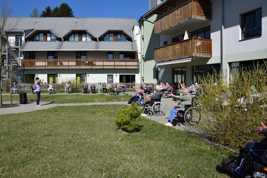 Dom Viharnik odet v melodije harmonike