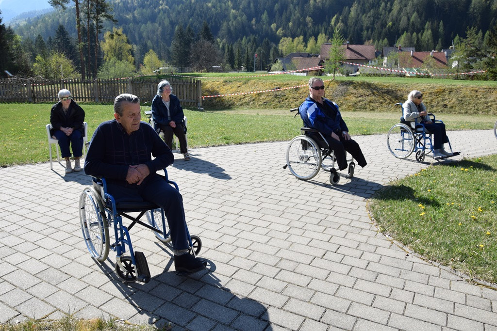 Dom Viharnik odet v melodije harmonike