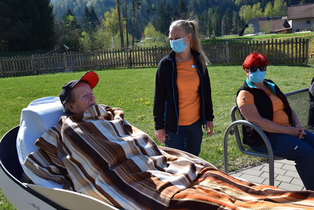 Dom Viharnik odet v melodije harmonike