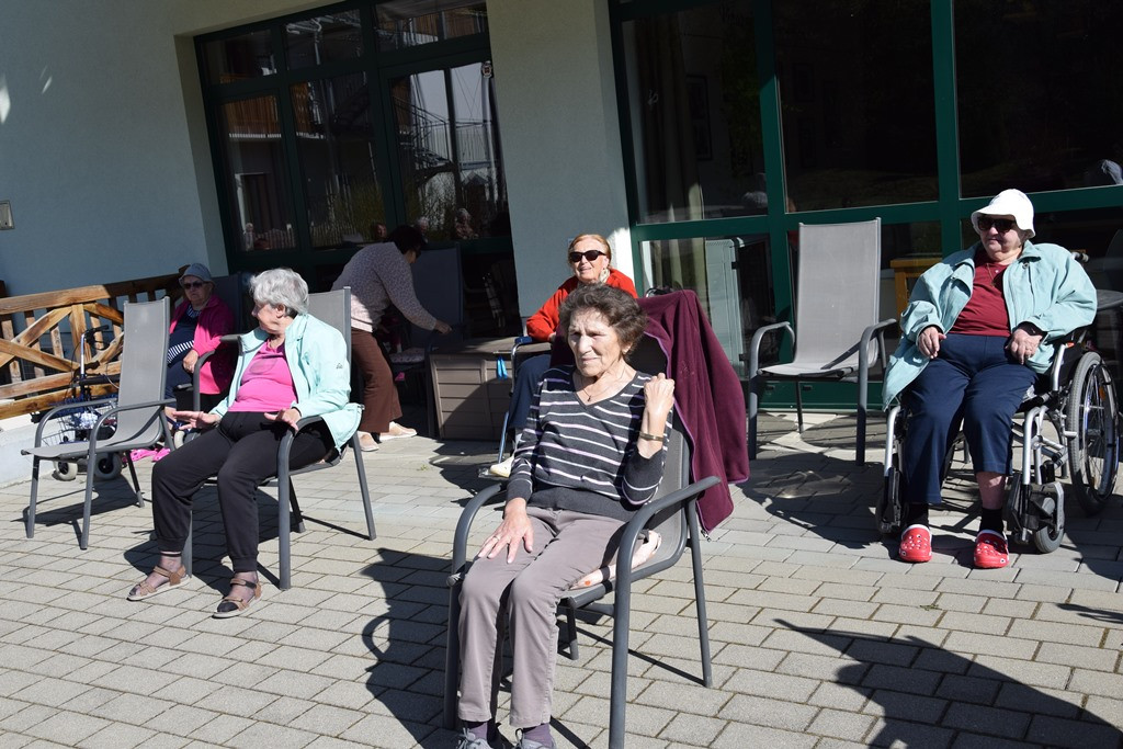 Dom Viharnik odet v melodije harmonike