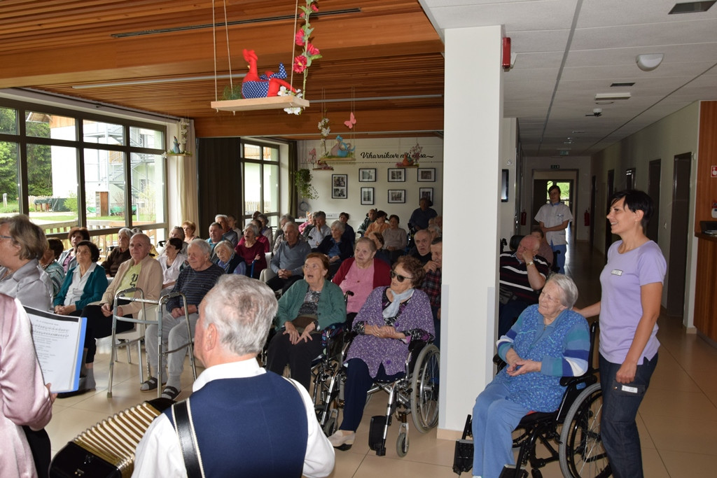 Dopoldne pisano na kožo