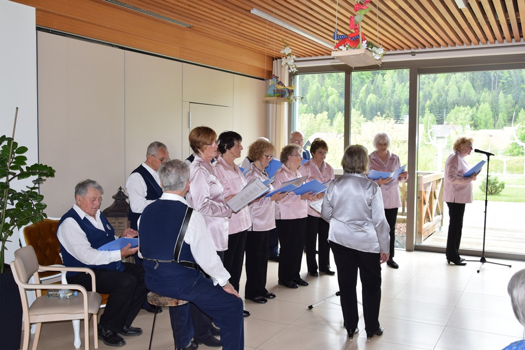 Dopoldne pisano na kožo