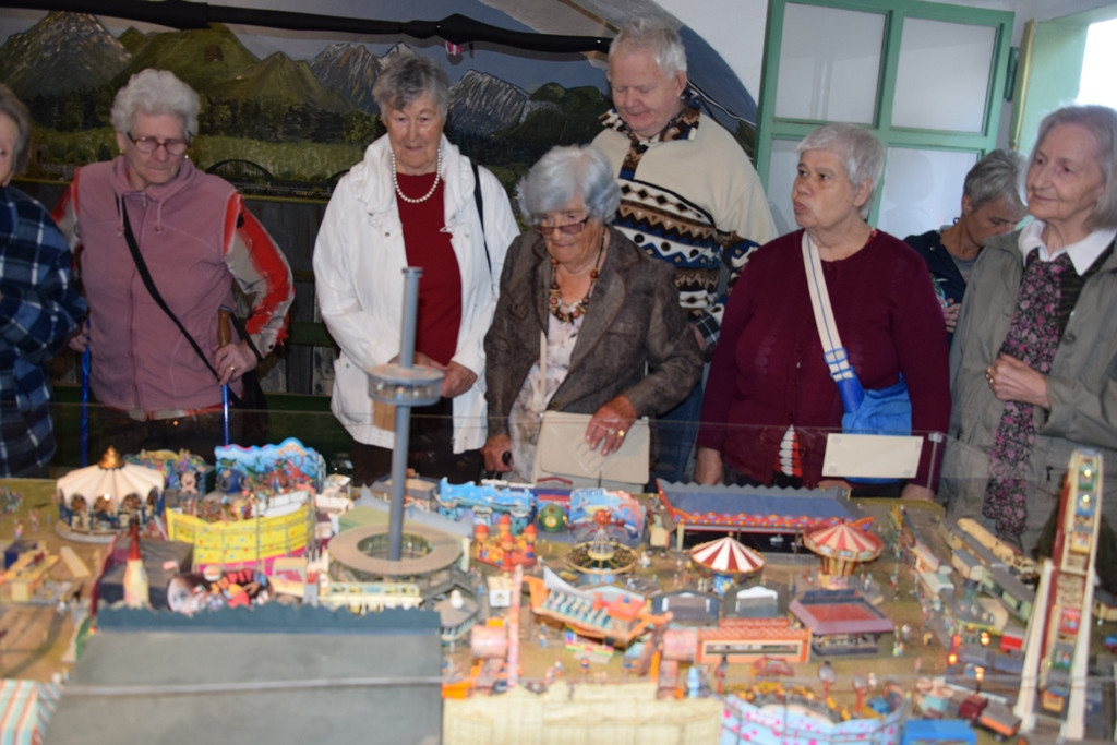 Druženje gorenjskih delovnih terapevtov in stanovalcev