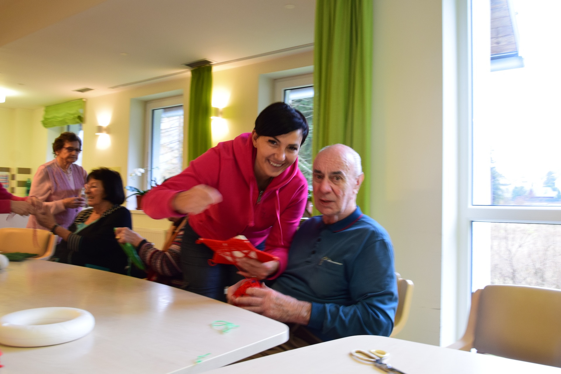 Izdelava adventnih venčkov na skupini Deseti brat