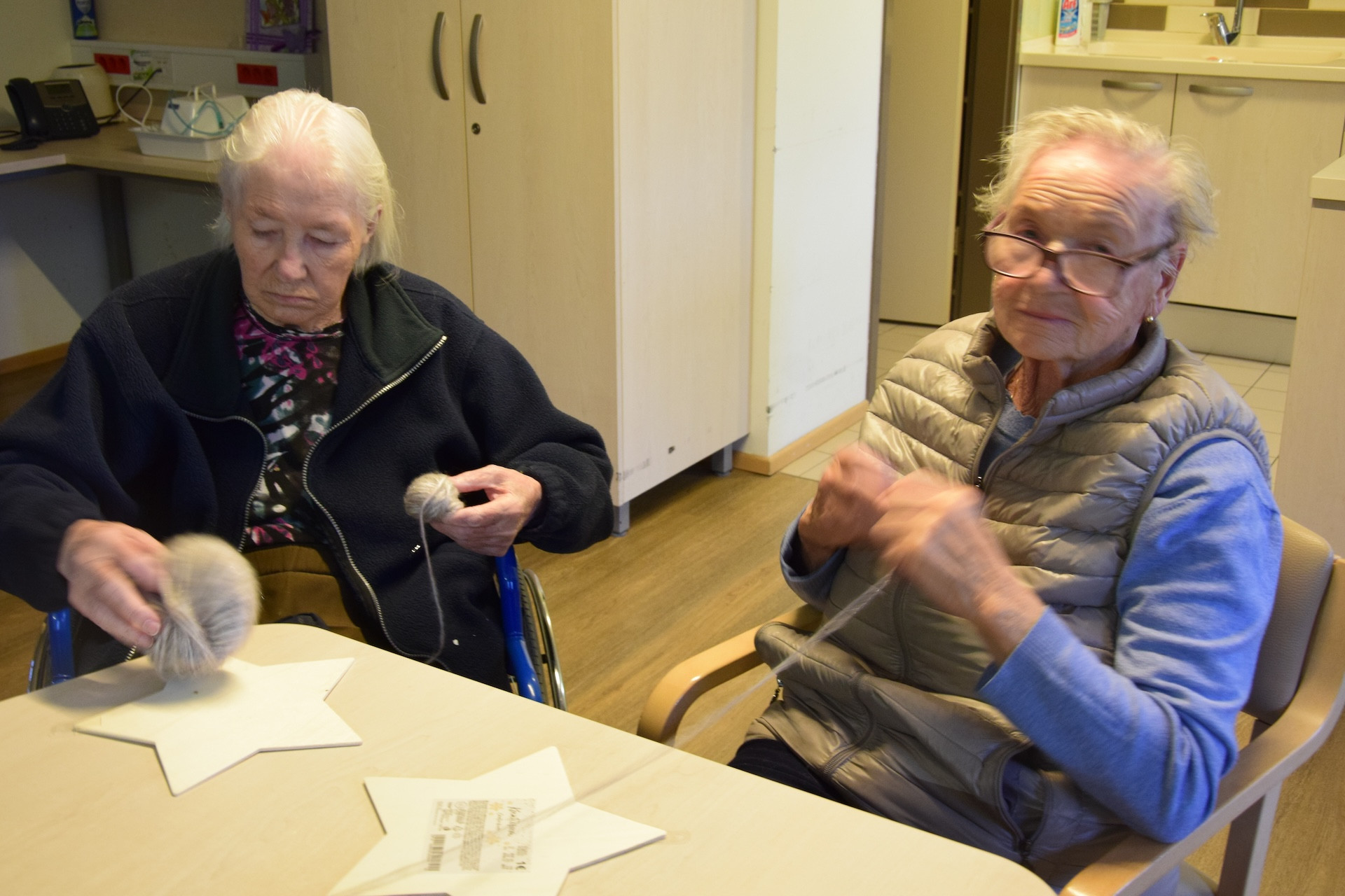 Izdelava adventnih venčkov na skupini Deseti brat