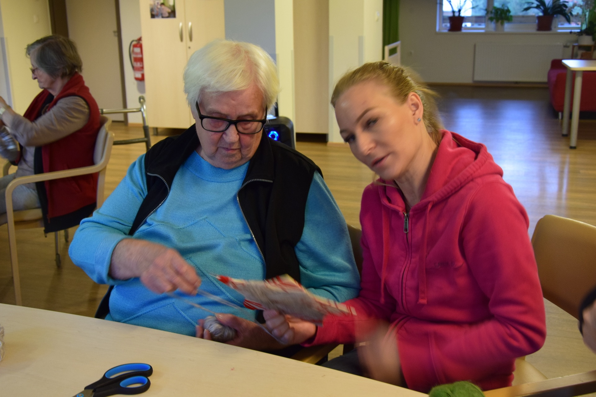 Izdelava adventnih venčkov na skupini Deseti brat