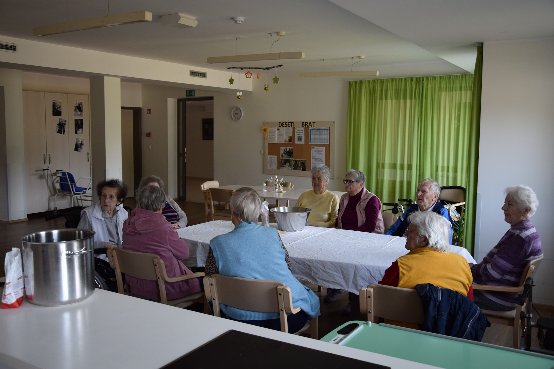 Izdelava postnih prest na skupini Pod svobodnim soncem