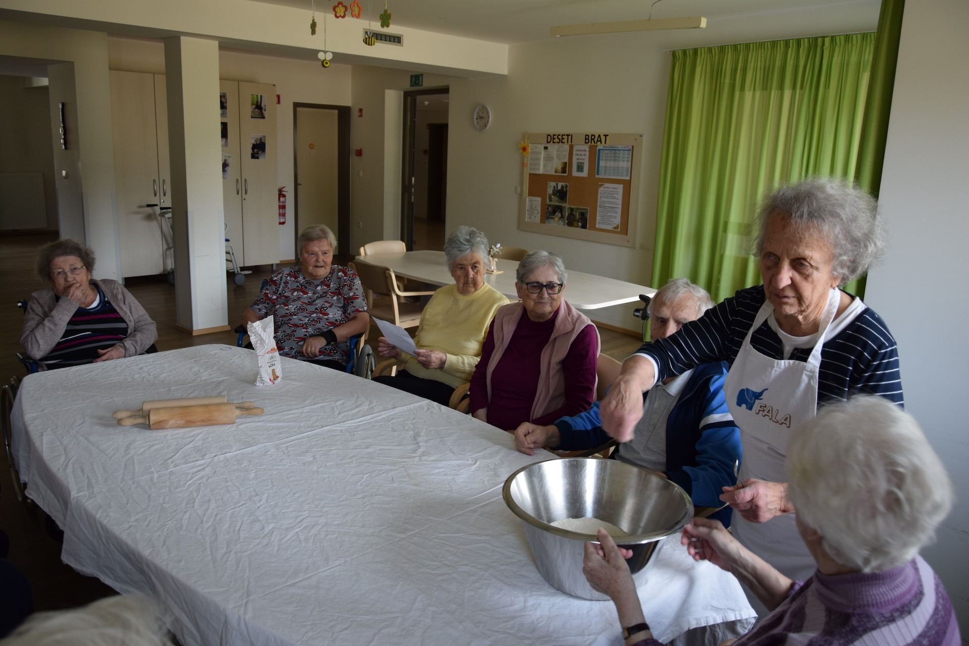 Izdelava postnih prest na skupini Pod svobodnim soncem