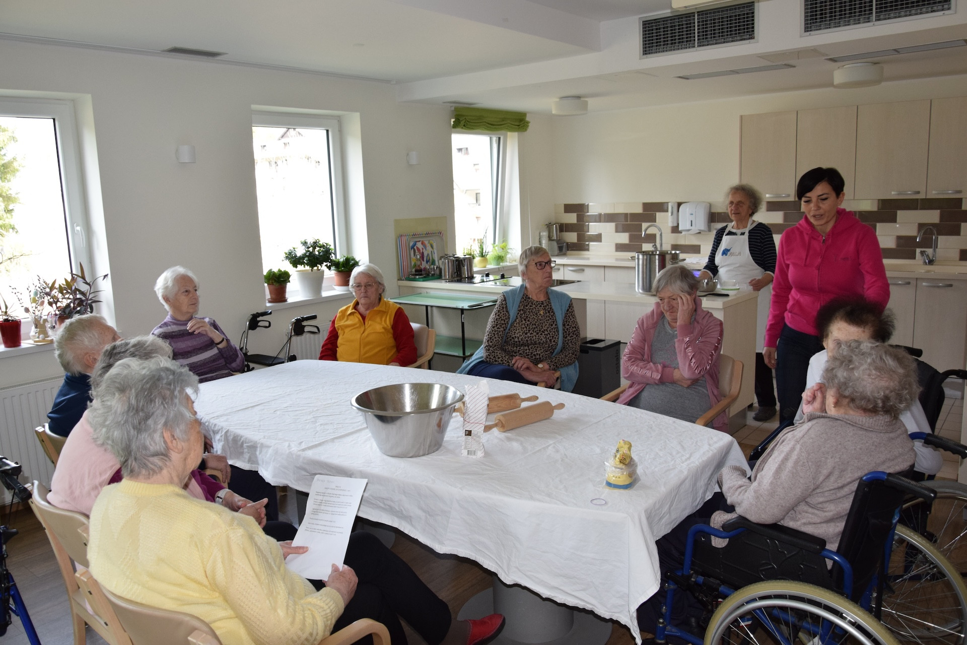 Izdelava postnih prest na skupini Pod svobodnim soncem