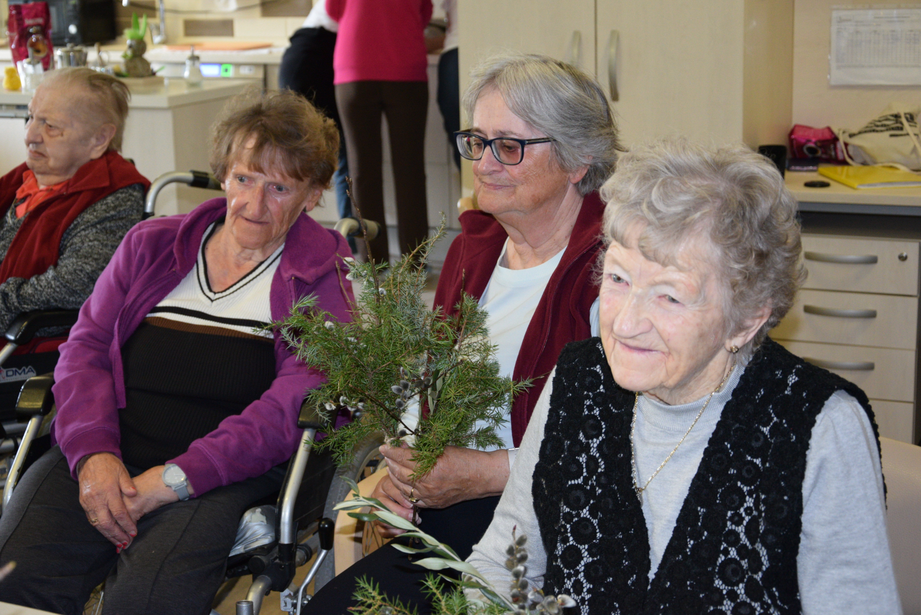 Izdelava velikonočnih butar z Darinko Tarman na skupini Samorastniki