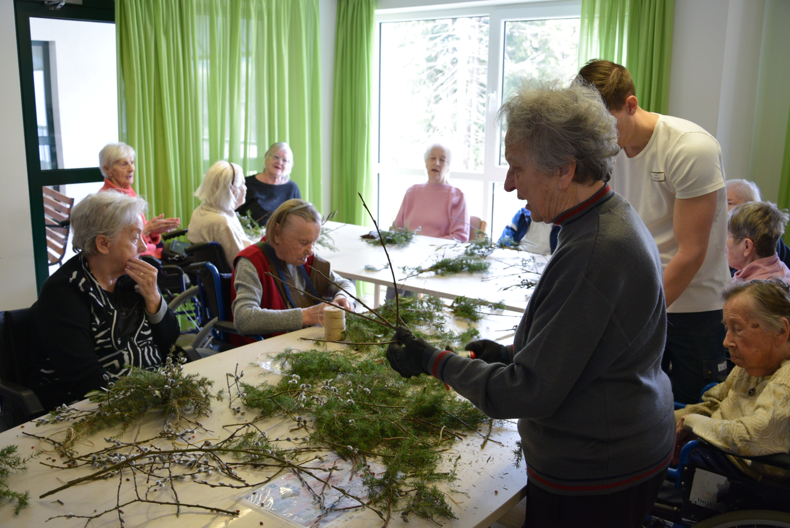 Izdelava velikonočnih butar z Darinko Tarman na skupini Samorastniki