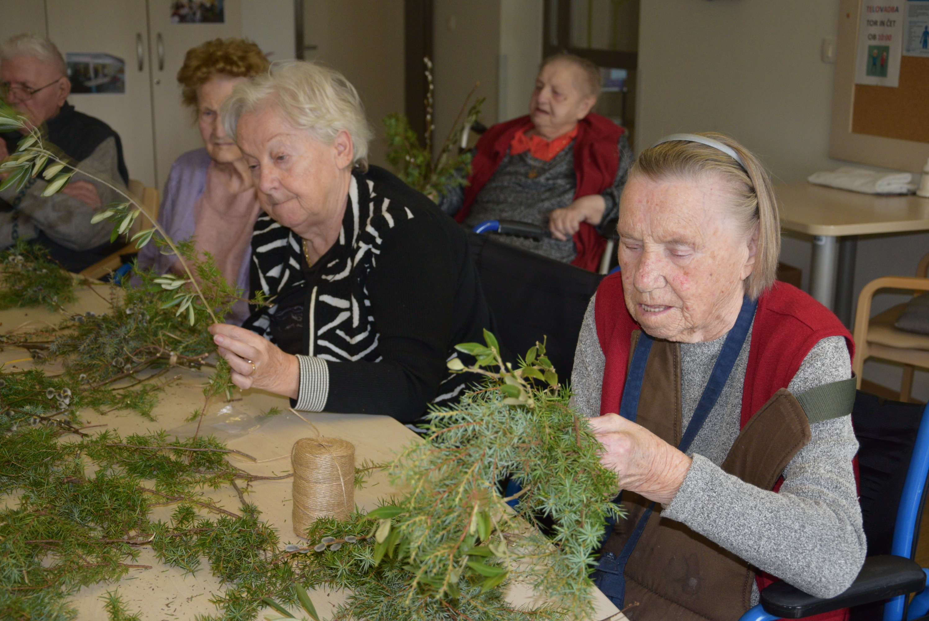 Izdelava velikonočnih butar z Darinko Tarman na skupini Samorastniki