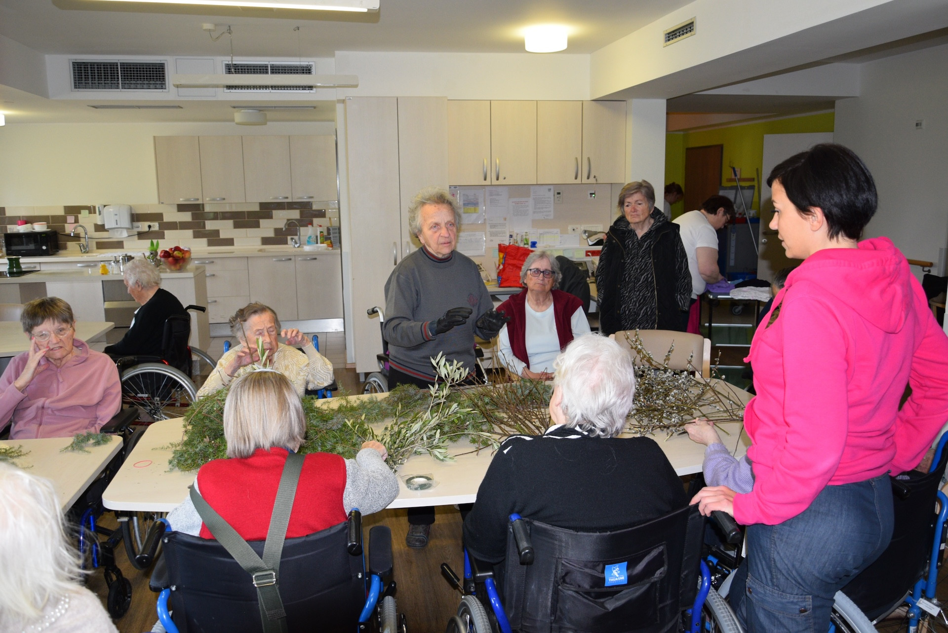 Izdelava velikonočnih butar z Darinko Tarman na skupini Samorastniki