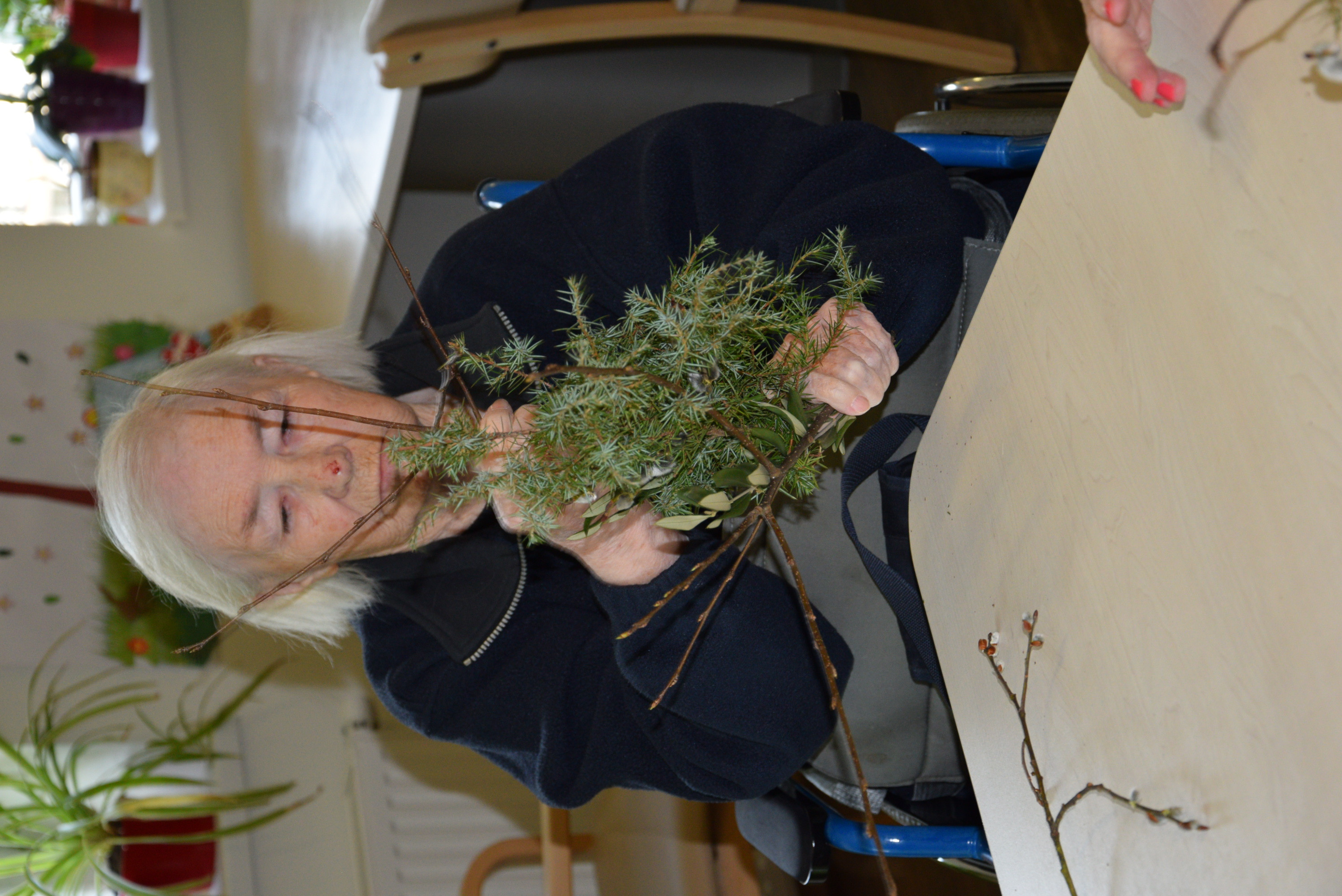 Izdelava velikonočnih butar z Darinko Tarman na skupini Samorastniki