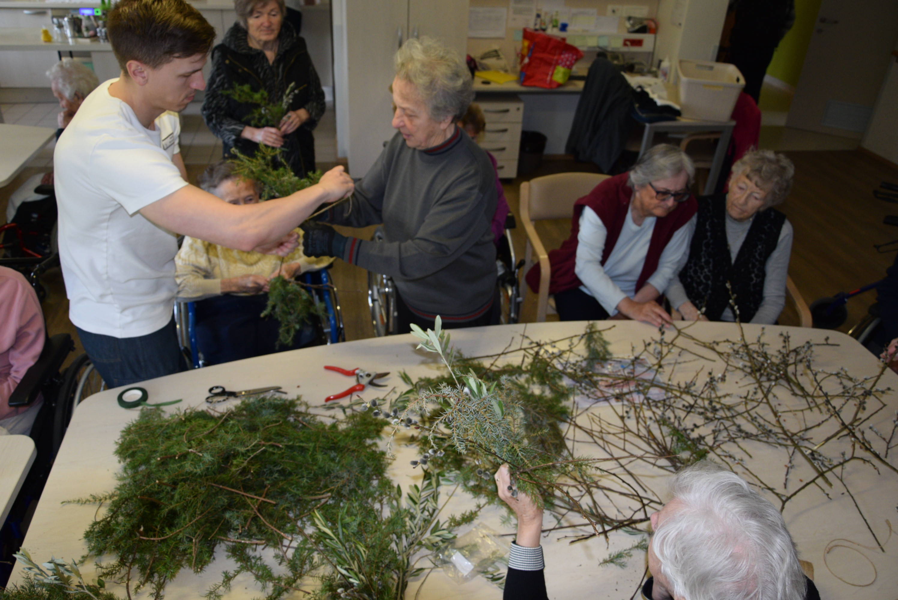 Izdelava velikonočnih butar z Darinko Tarman na skupini Samorastniki