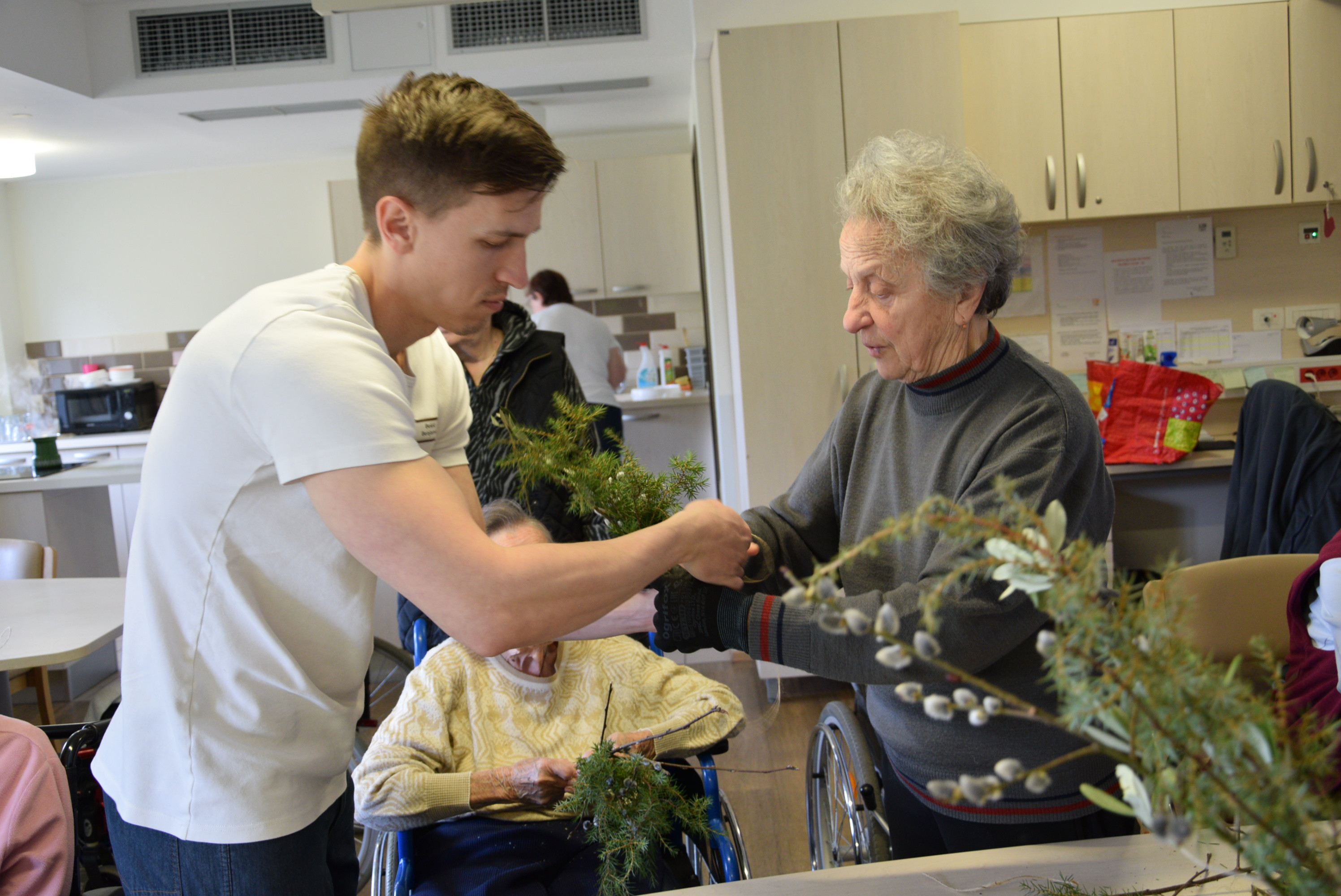 Izdelava velikonočnih butar z Darinko Tarman na skupini Samorastniki