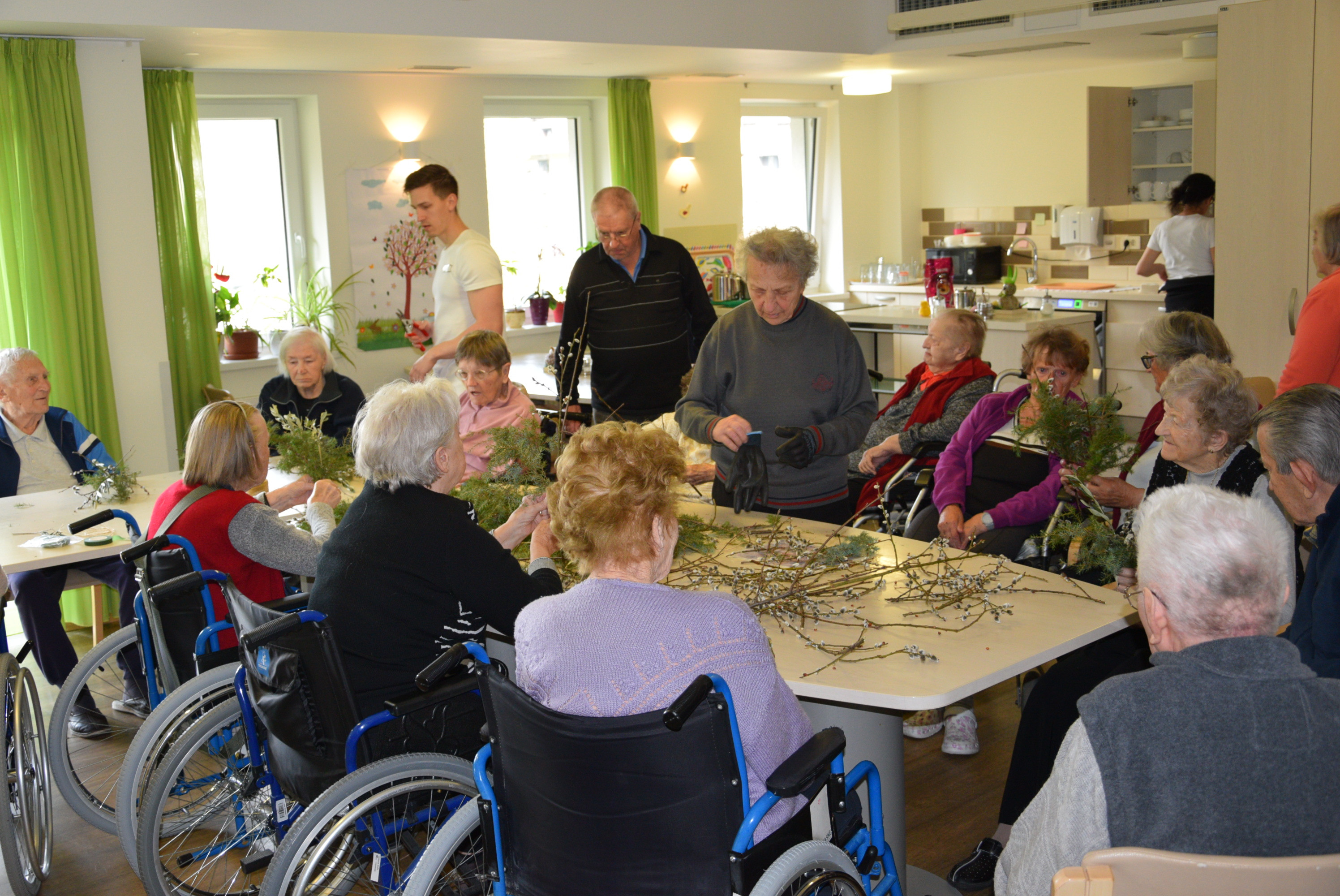 Izdelava velikonočnih butar z Darinko Tarman na skupini Samorastniki