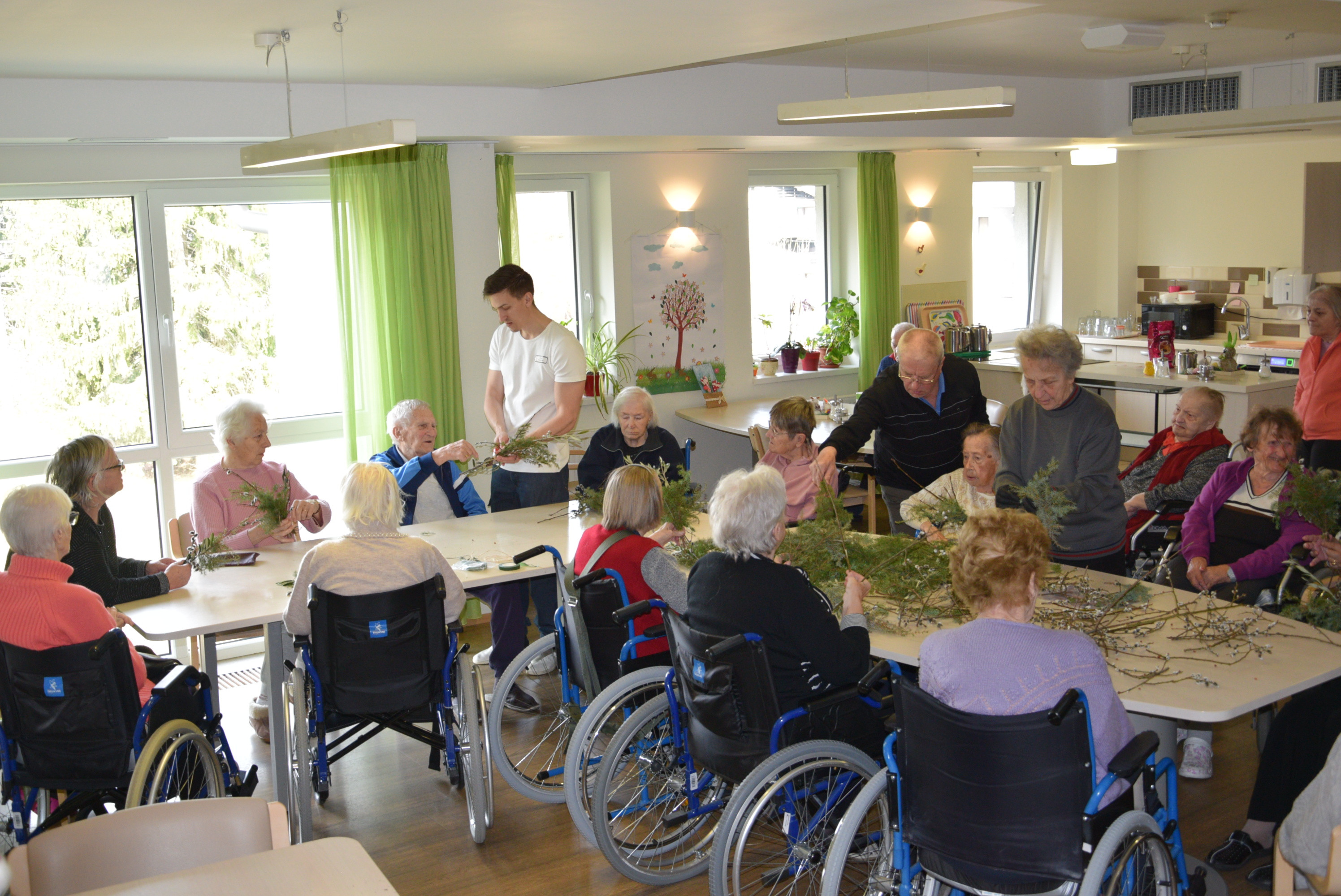 Izdelava velikonočnih butar z Darinko Tarman na skupini Samorastniki